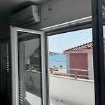 Mira *