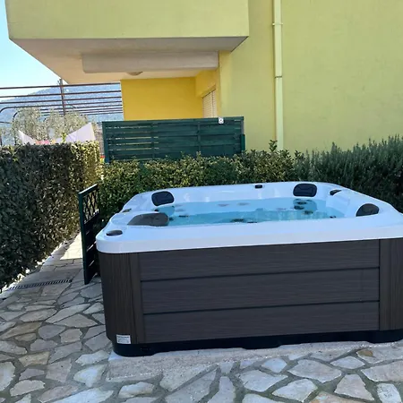 Mira * Vinišće